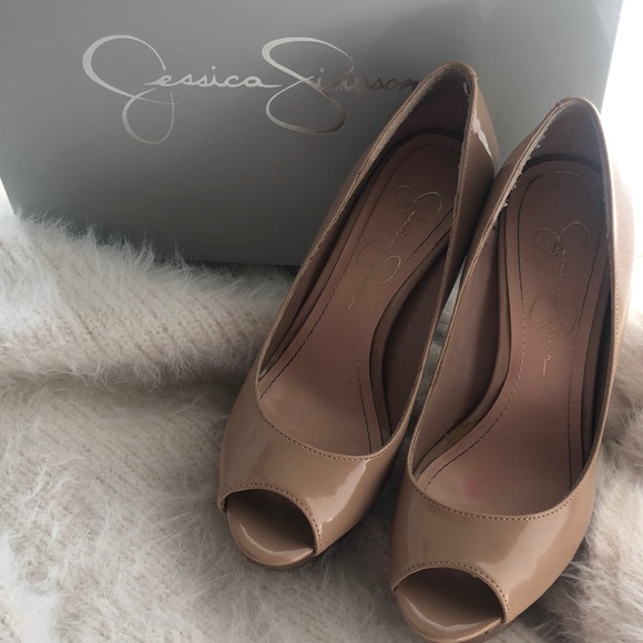 Jessica Simpson patent leather Heels - Picture 1 of 7